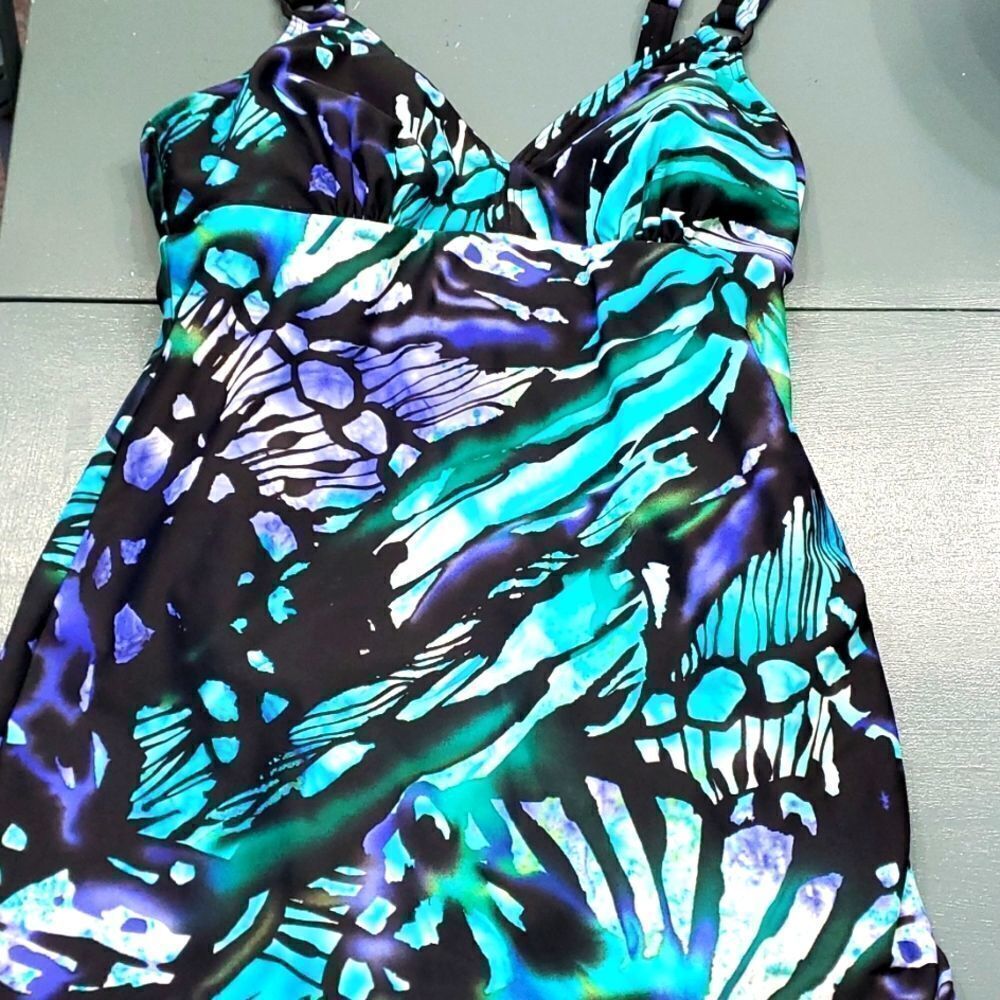 Bathing suits one‎ piece by Christina. Size 8D. beautiful colors. Great c…